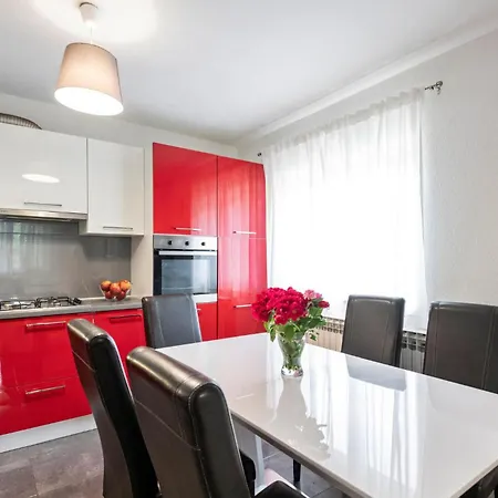 Three-bedroom In Vinjani Gornji 度假居