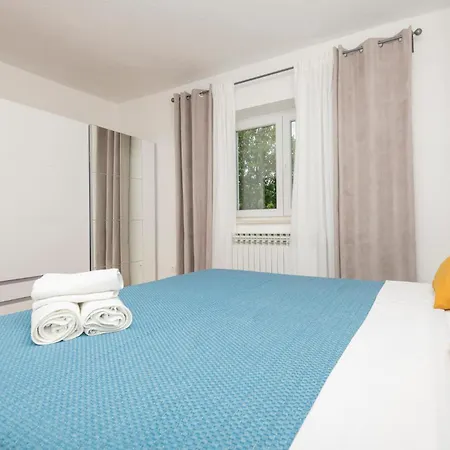 Three-bedroom In Vinjani Gornji Aracici