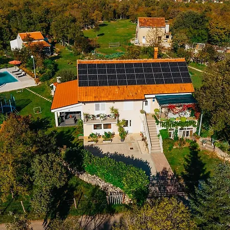 Three-bedroom In Vinjani Gornji Aracici